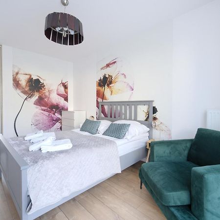 Apartamentyprzymorzu Baltycki Z Miejscem Postojowym I Ogrodkiem Kolobrzeg Bagian luar foto