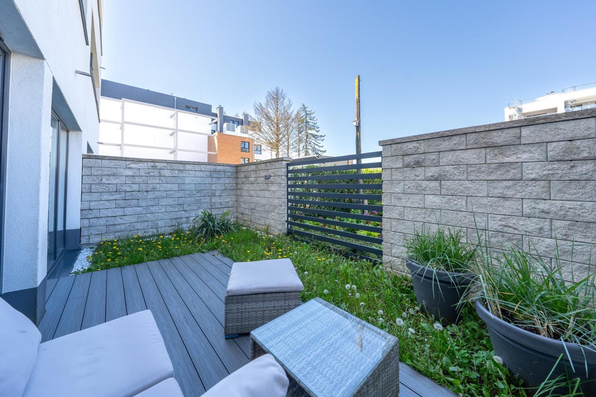 Apartamentyprzymorzu Baltycki Z Miejscem Postojowym I Ogrodkiem Kolobrzeg Bagian luar foto